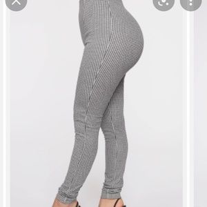NWT Fashion Nova Houndstooth You Already Know Dress Pants size M